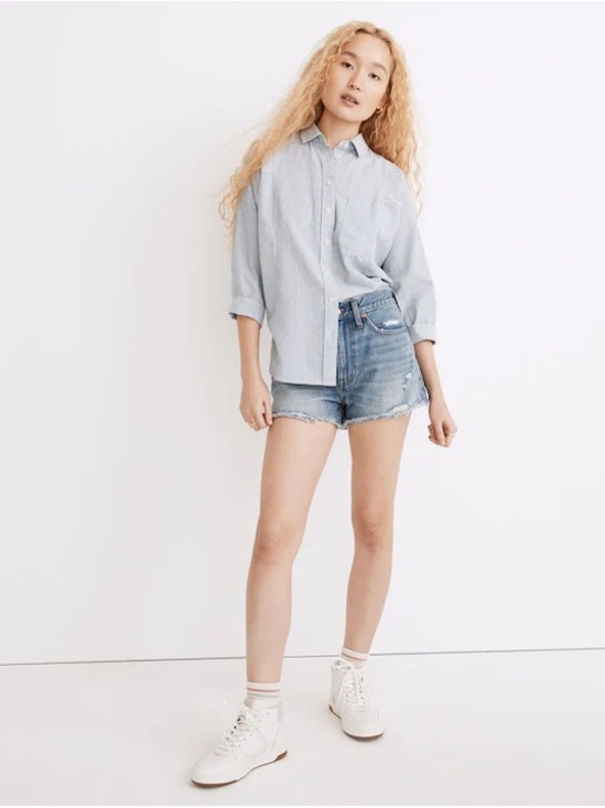 Madewell Pants - Madewell
Relaxed Denim Shorts in Renfield Wash: Destructed Edition